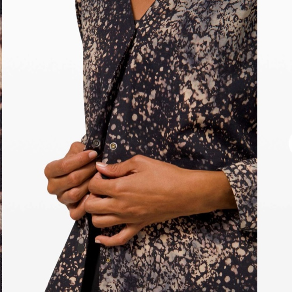 Lululemon Lab Revera Duster - Picture 6 of 6